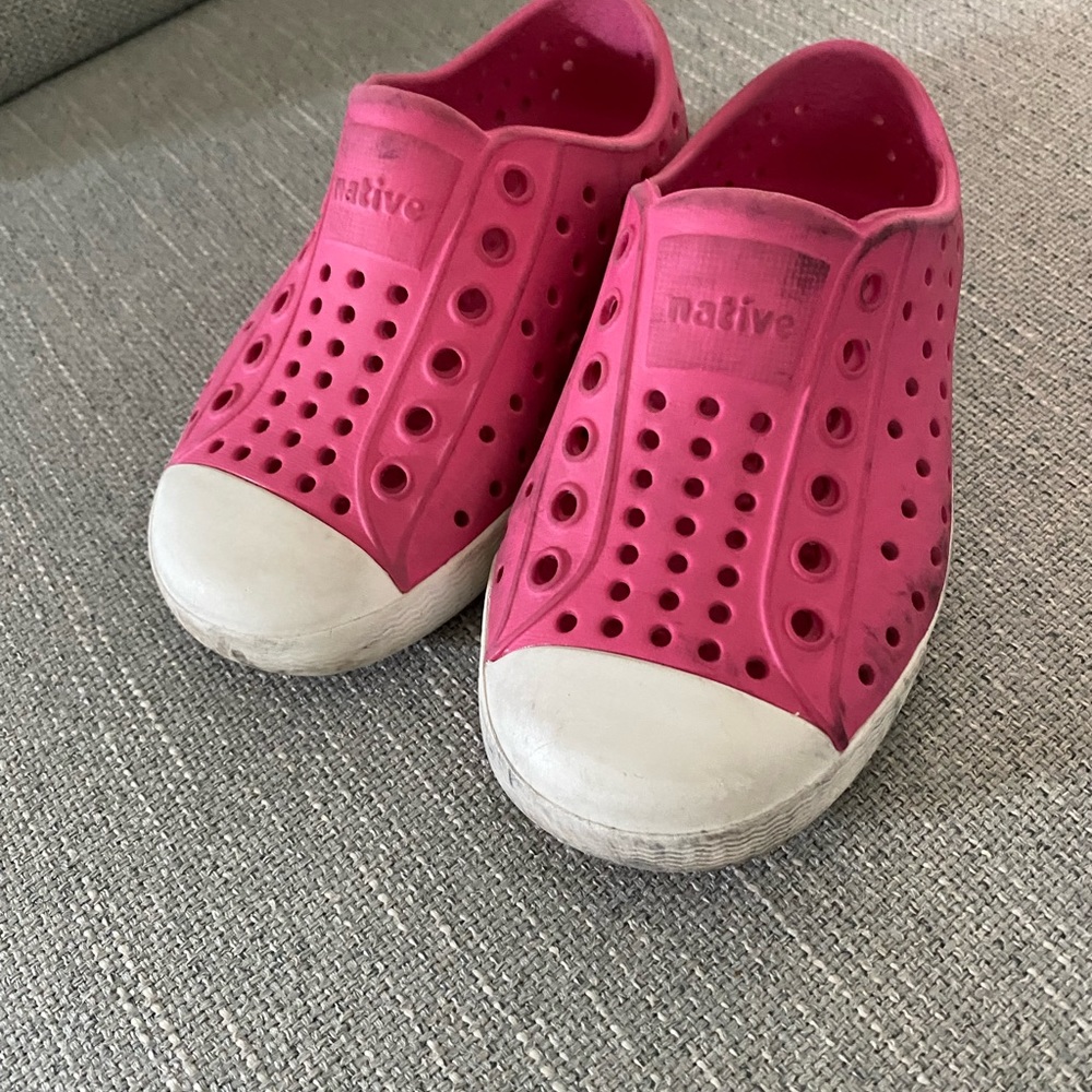 Toddler Natives Size 6c